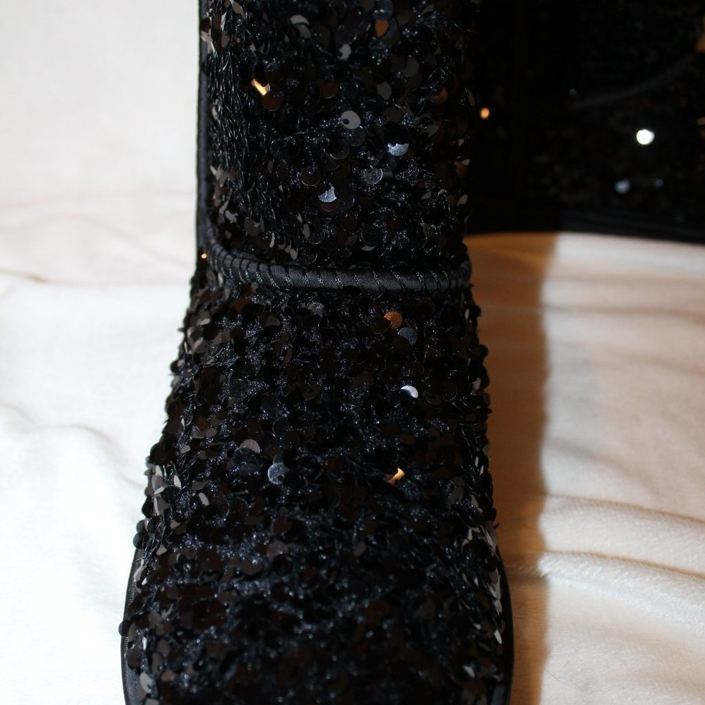 NIB‎ UGG STELLAR SEQUIN CLASSIC SHORT SHEARLING LINED BOOTS - Picture 8 of 9
